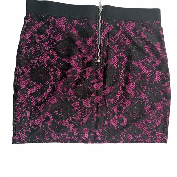 Divided Black Lace Overlay Magenta Mini Skirt - Picture 2 of 6